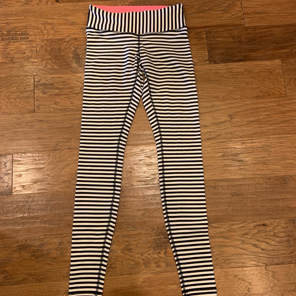 Lululemon Wonder Under Size 4